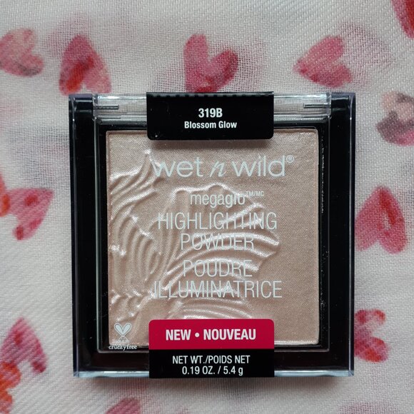 2/$15 Wet n Wild Megaglo Highlighting Powder in Blossom Glow - Picture 2 of 10